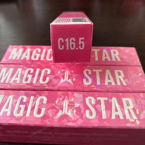 Jeffree Star Magic Star Concealer - Shade C16.5 - Picture 3 of 4